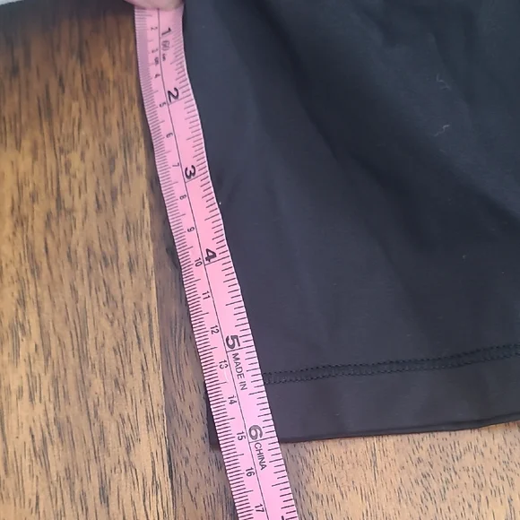 Athleta Ultimate Stash Biker Shorts Women’s S Black - Picture 5 of 5